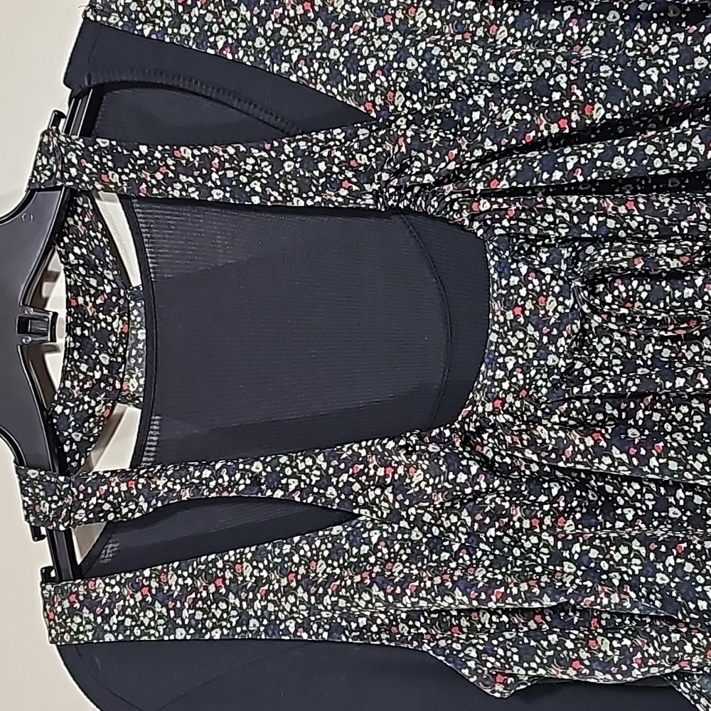 Bcbg Multi Layered Abstract Splatter Design. - image 3